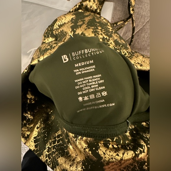 SOLD Buffbunny revolution sports bra medium Olive Gold Viper NWT - Picture 9 of 11
